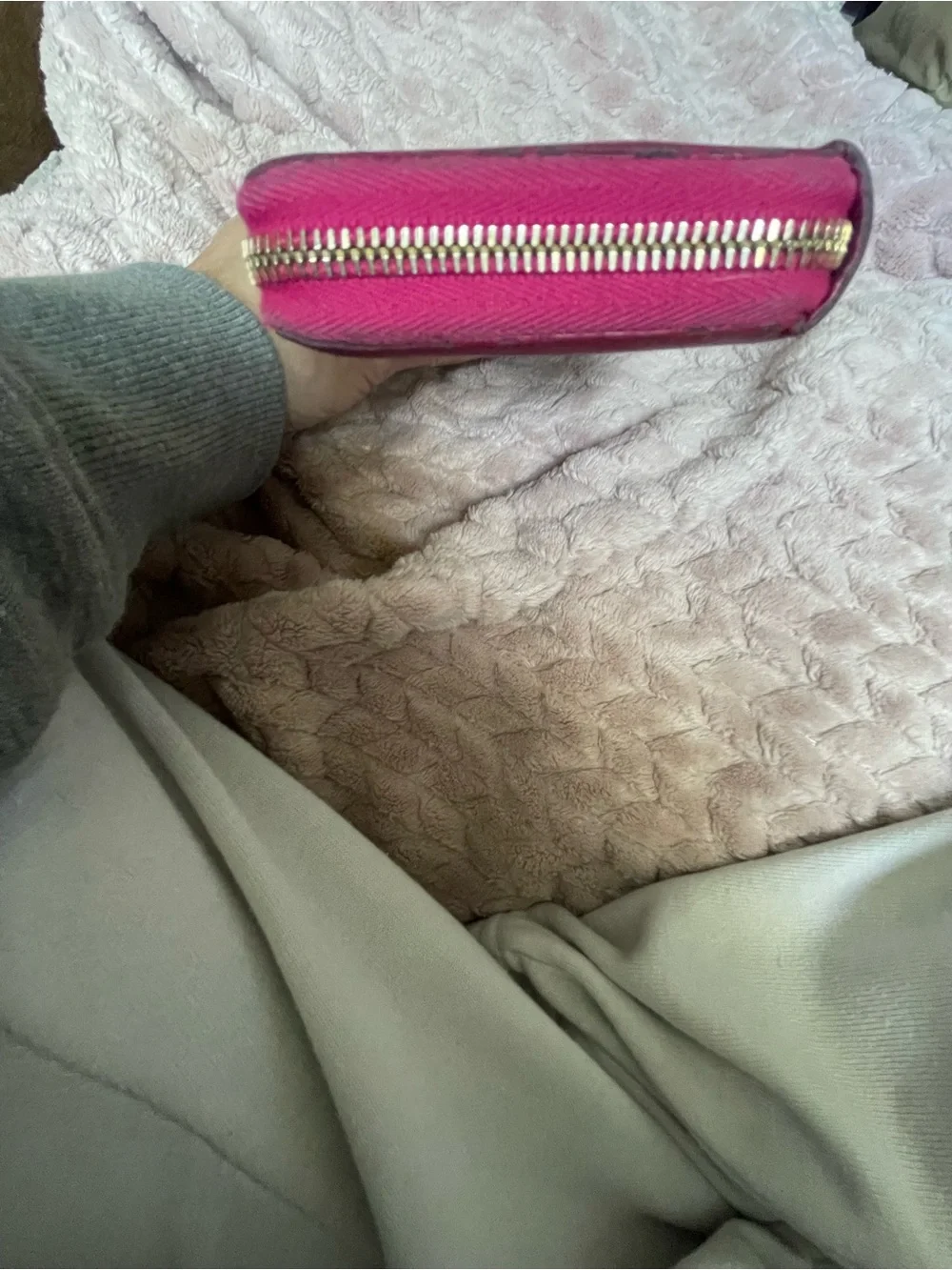 Yves Saint Laurent “Y” Style Ligne Zipper Wallet - Beautiful Bright Pink - Picture 5 of 11